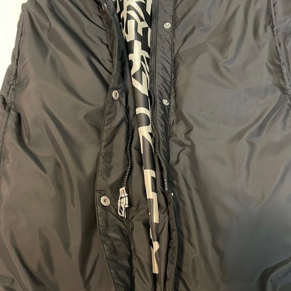 Winter long jacket from DKNY. - Picture 7 of 7